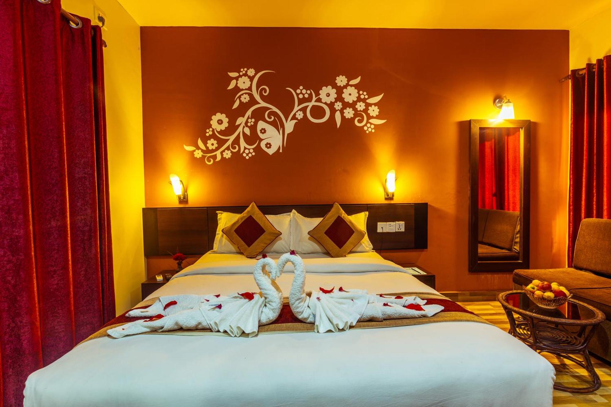Vision Safari Pvt Ltd Hotel Sauraha Buitenkant foto