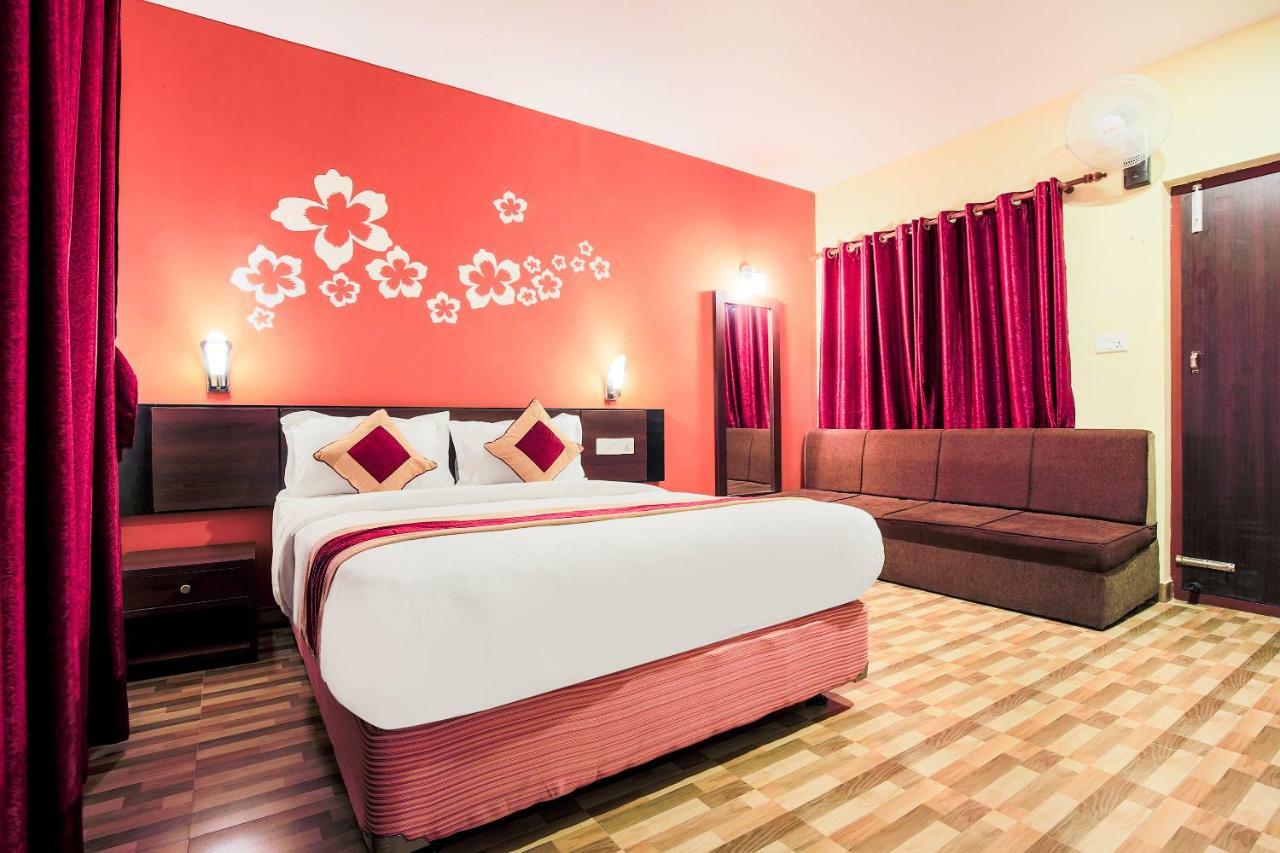Vision Safari Pvt Ltd Hotel Sauraha Buitenkant foto